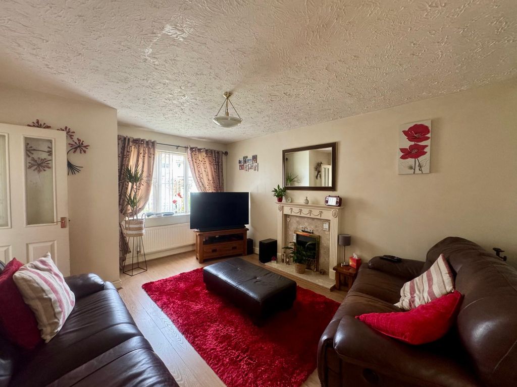 Property photo 3 of 19 Picture No. 18