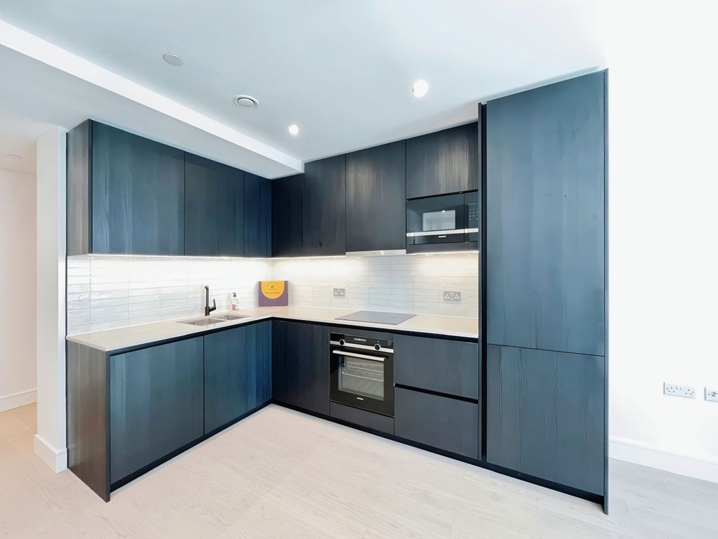 Property photo 3 of 17 Cb550E03-Whatsapp 20