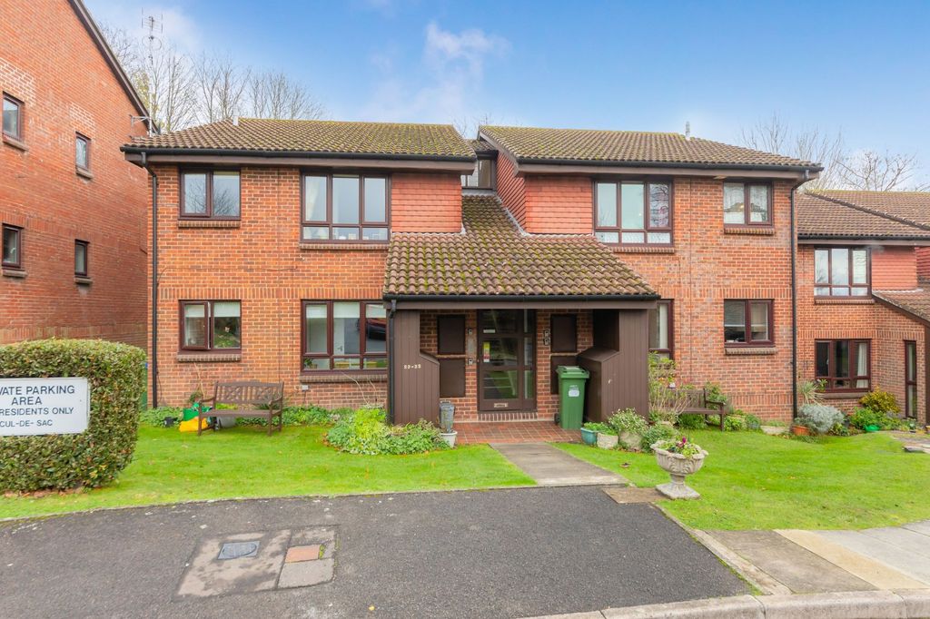 Property photo 1 of 8