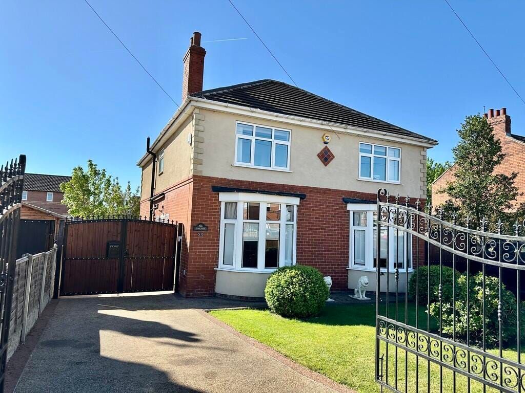 Property photo 1 of 41