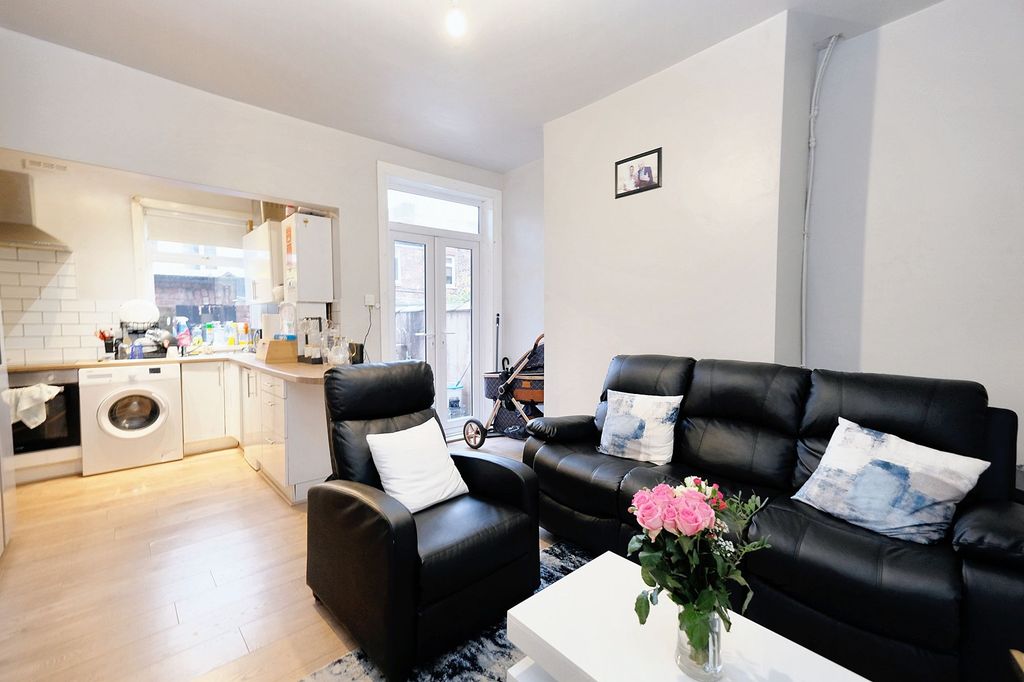 Property photo 2 of 15