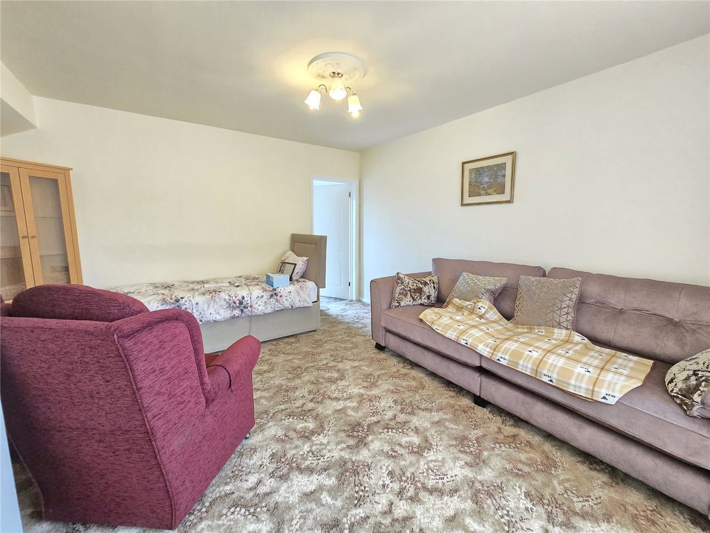 Property photo 3 of 18 Picture No. 09