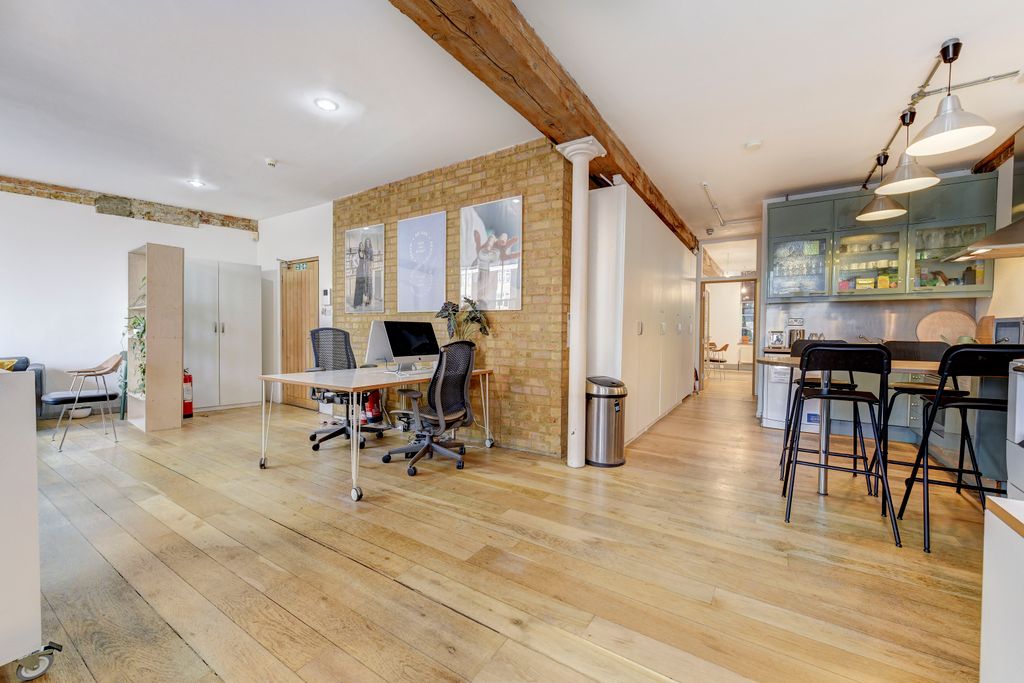 Property photo 1 of 6 First Floor Front