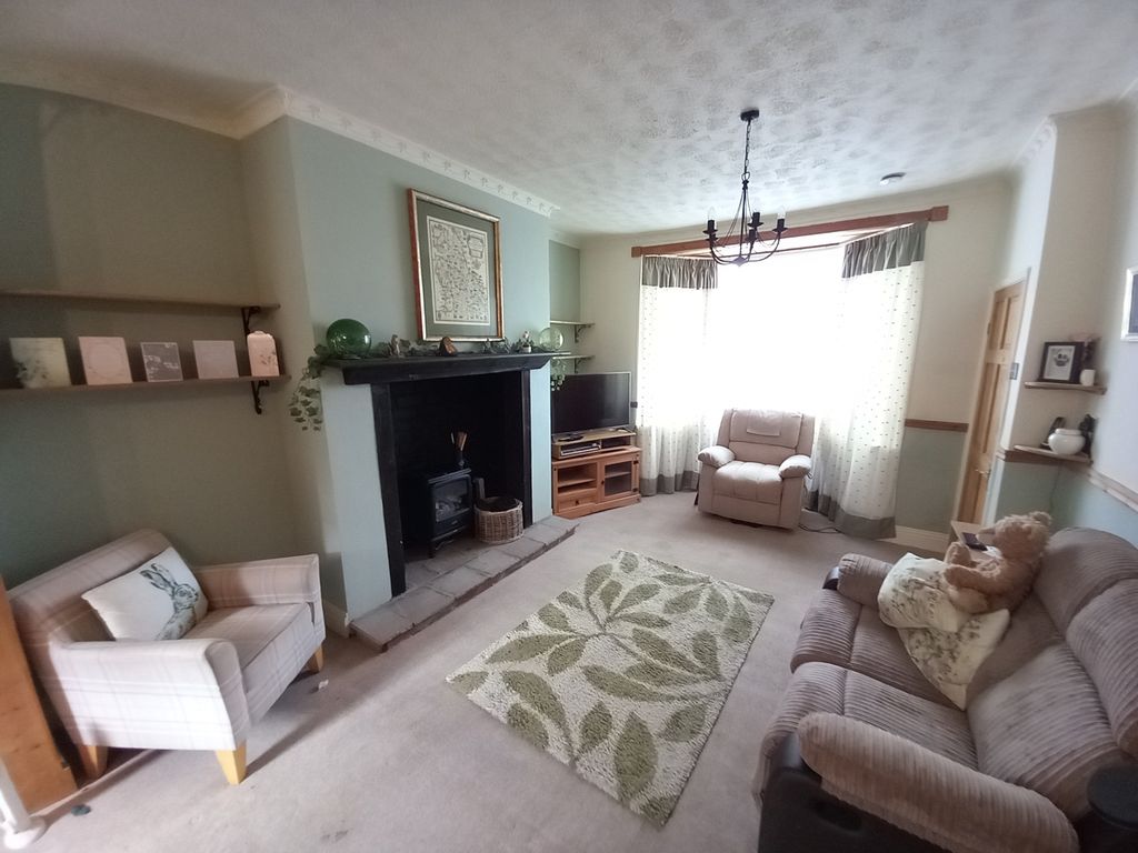 Property photo 3 of 14 Lounge