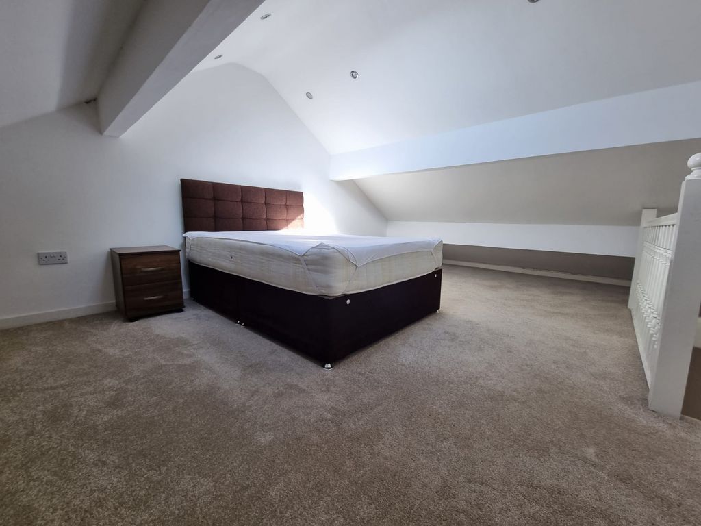 Property photo 3 of 12 Gallery