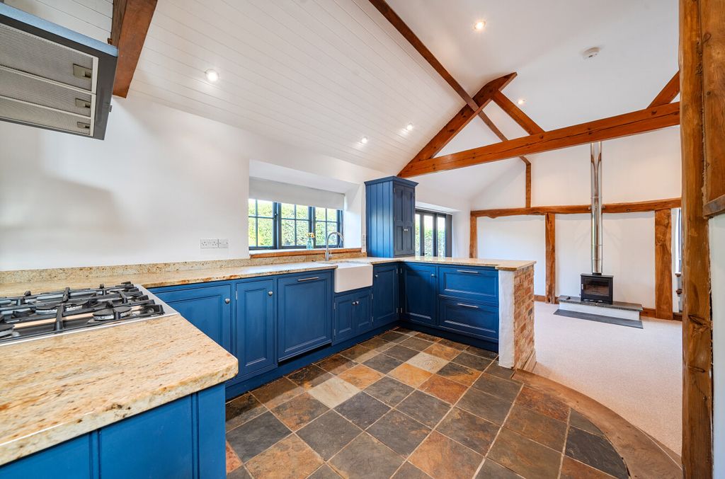 Property photo 3 of 30 1450956-10-69E7d7...