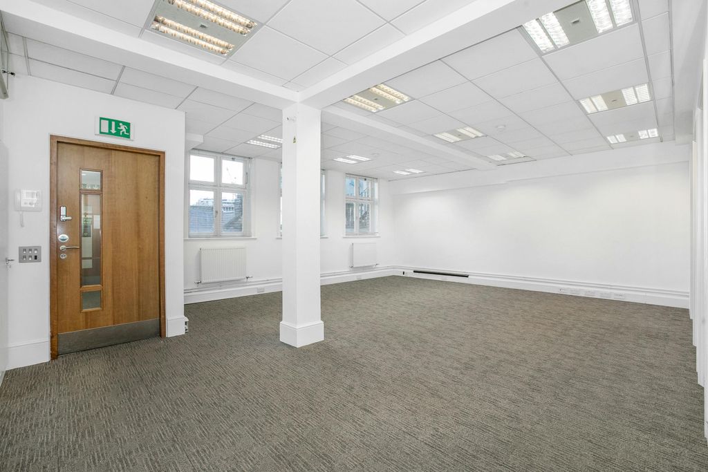 Property photo 3 of 12 R2A9500.Jpg