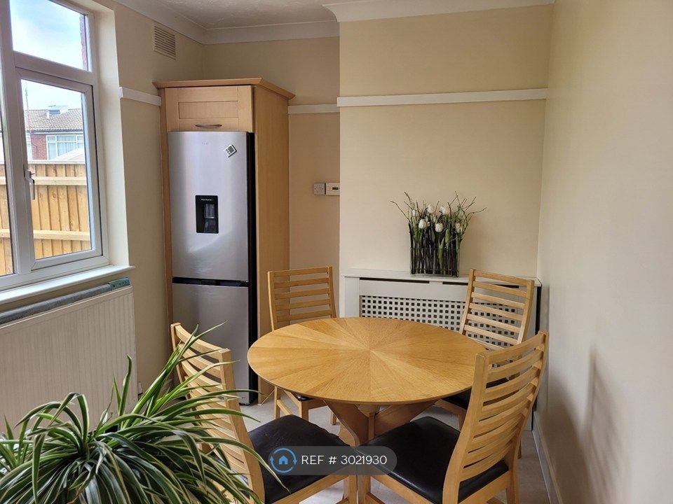 Property photo 3 of 21