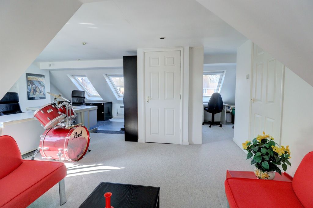 Property photo 2 of 17 Picture No. 08