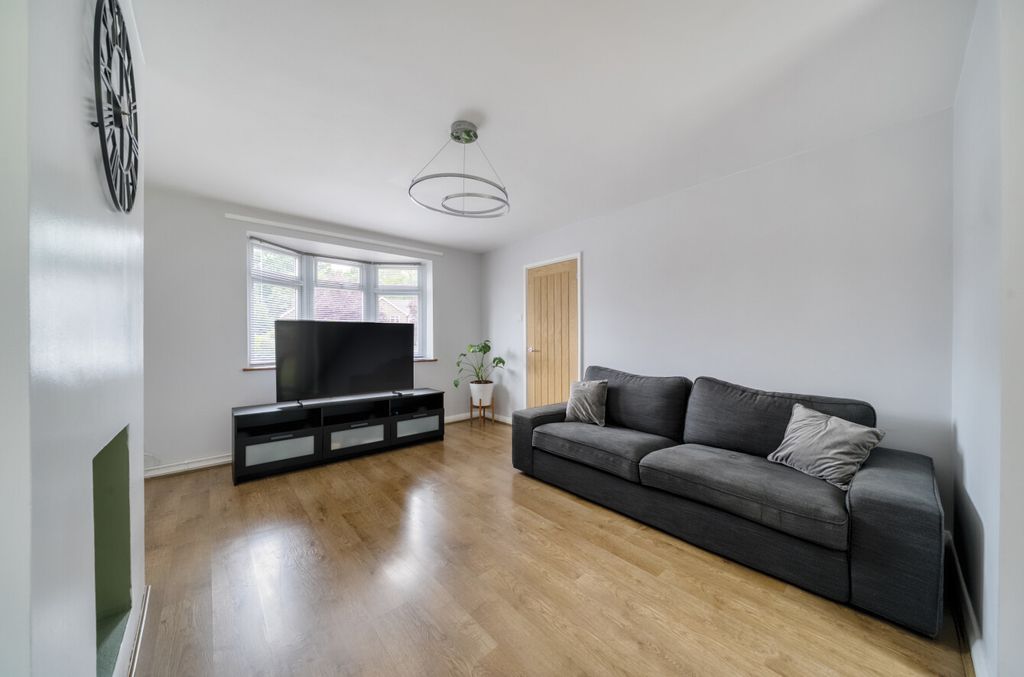 Property photo 3 of 21 1331205-11-6888c7...