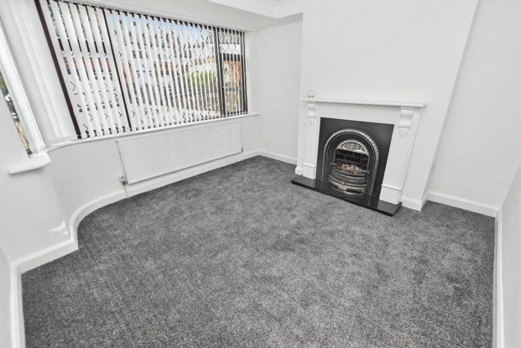 Property photo 2 of 18 Lounge
