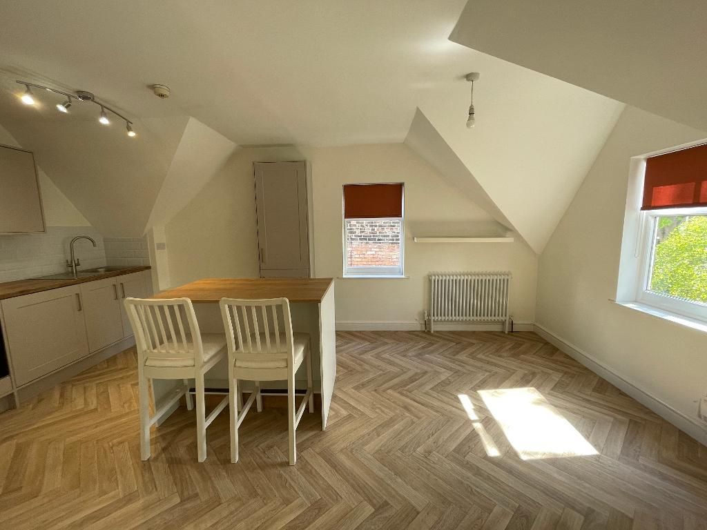 Property photo 3 of 12 Kitchen