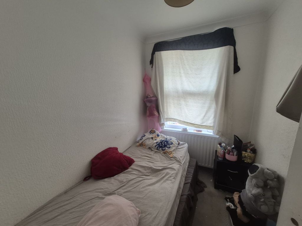 Property photo 1 of 10 Bedroom