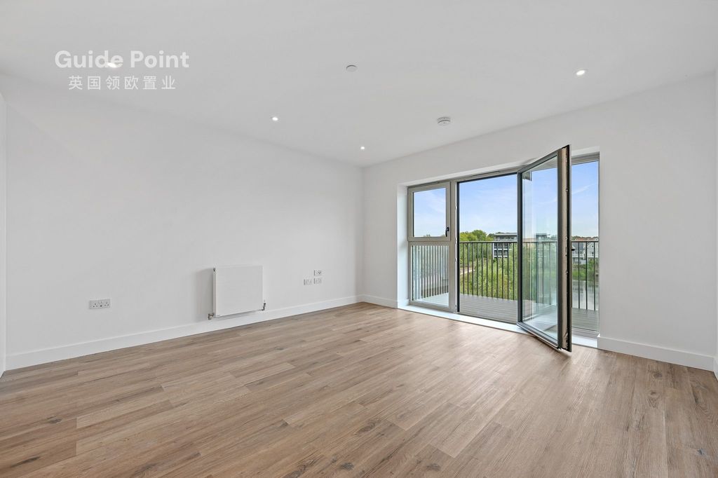 Property photo 2 of 14