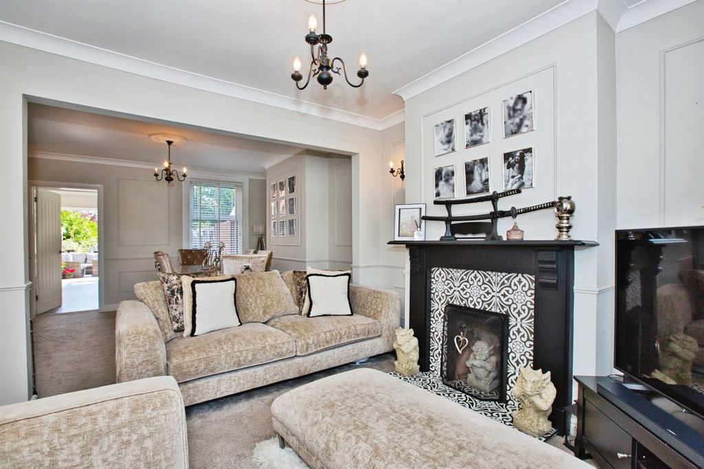 Property photo 2 of 16