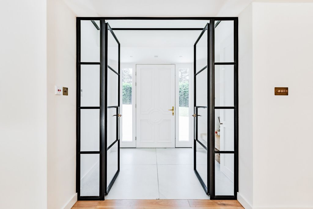 Property photo 3 of 21