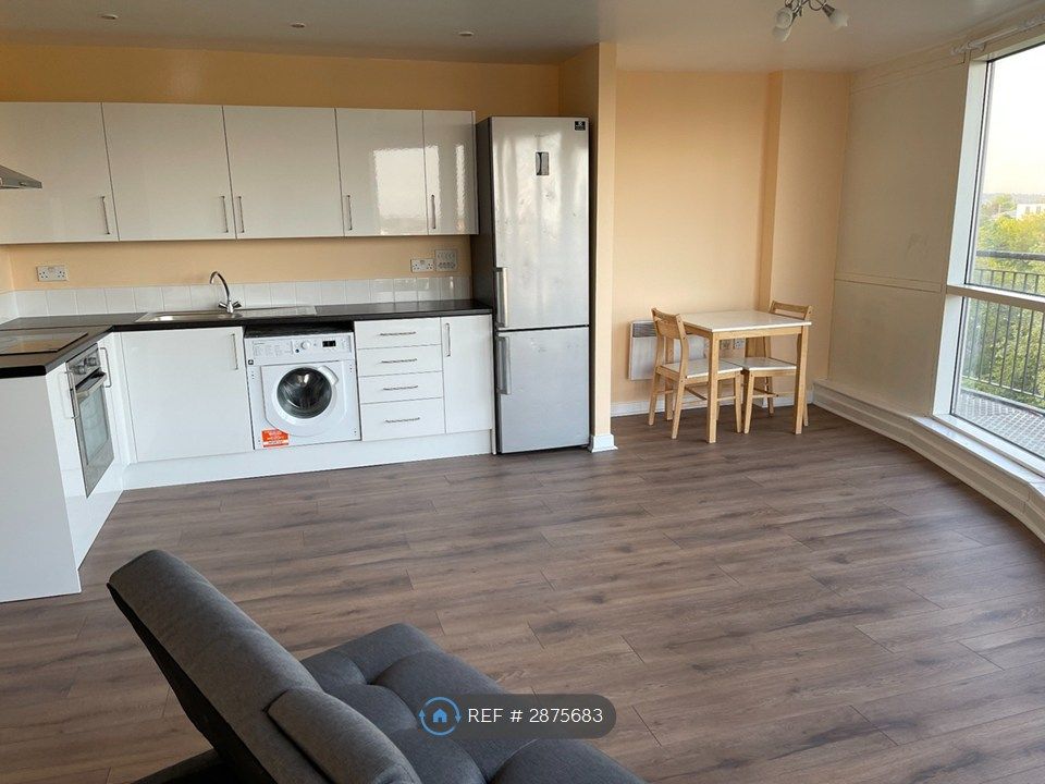 Property photo 3 of 12 Lounge