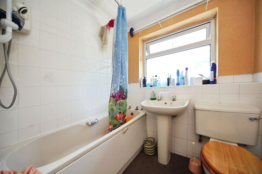 Property photo 3 of 11