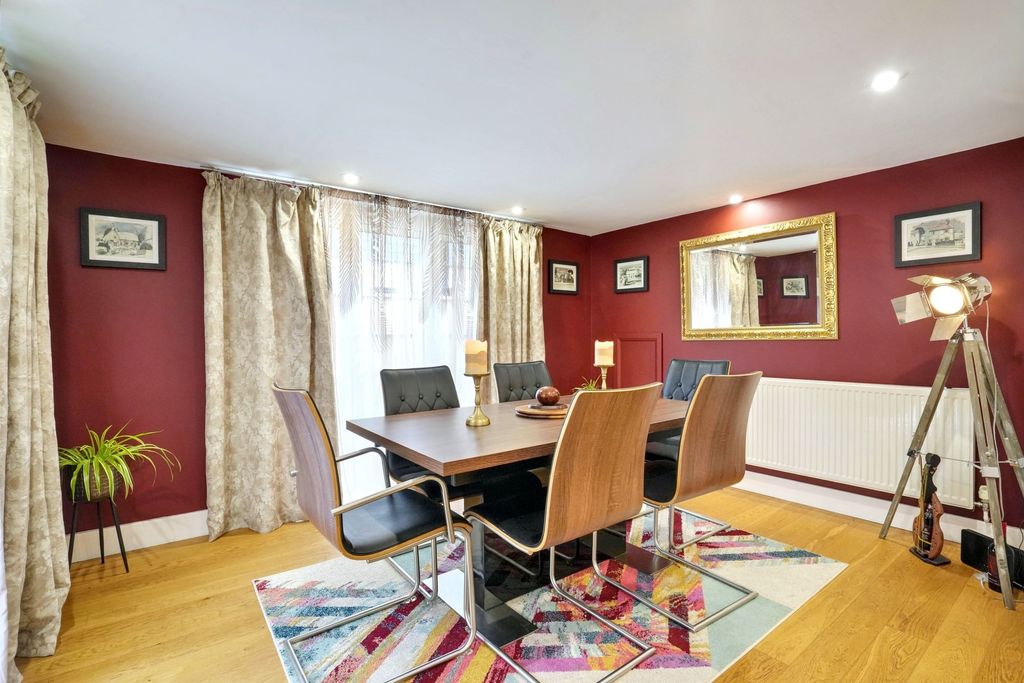 Property photo 2 of 30
