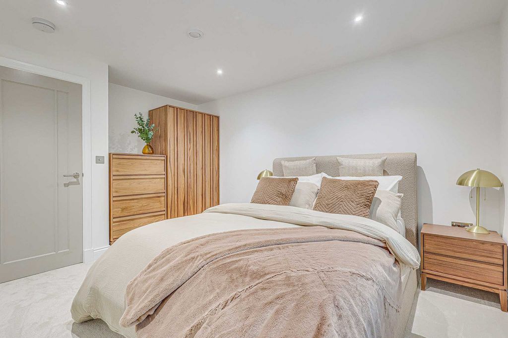 Additional image 10 of 1 bed flat for saleHall Crescent, Benfleet SS7
