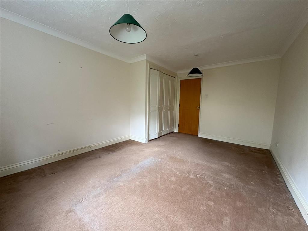 Property photo 3 of 10 Bedroom 1
