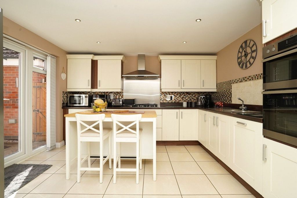 Property photo 3 of 45 Picture No. 42
