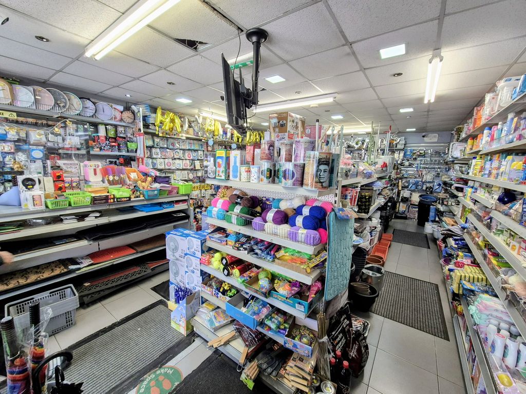 Property photo 2 of 3 Shop 