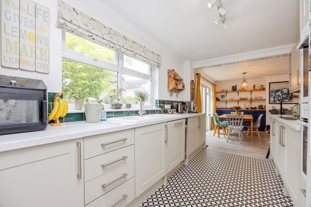 Property photo 3 of 16 Kitchen