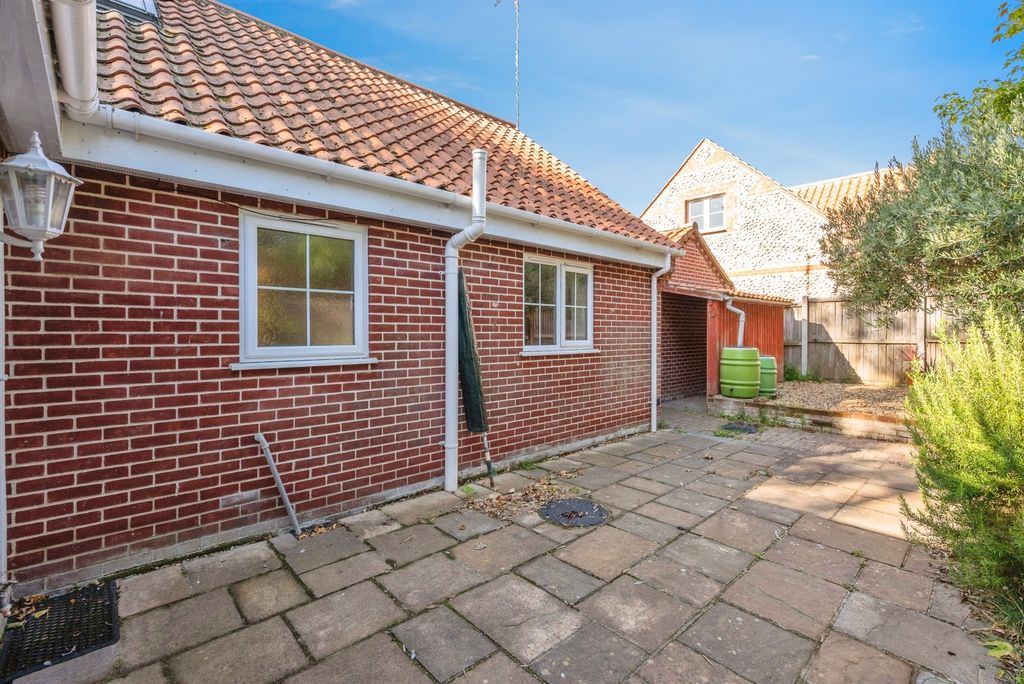 Property photo 3 of 15