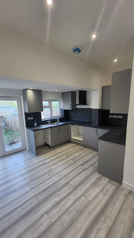 Property photo 2 of 12 Whatsapp Image 2025-11-17 At 13.28.28_Ab871106.Jpg