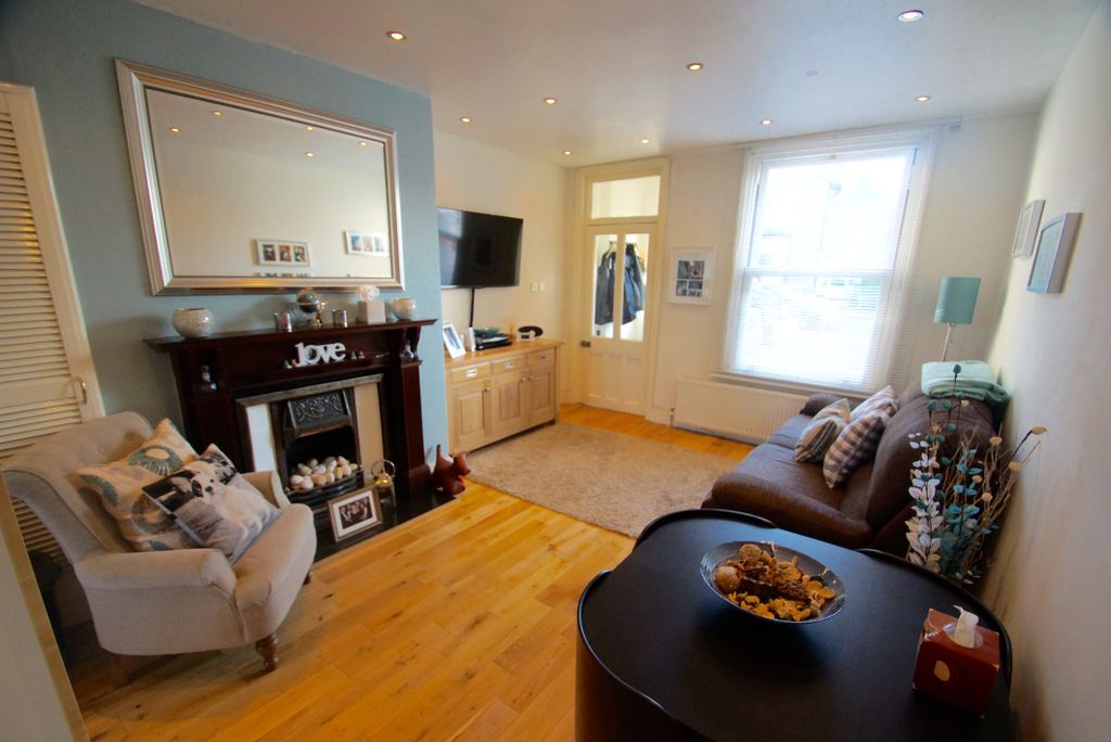 Property photo 2 of 10