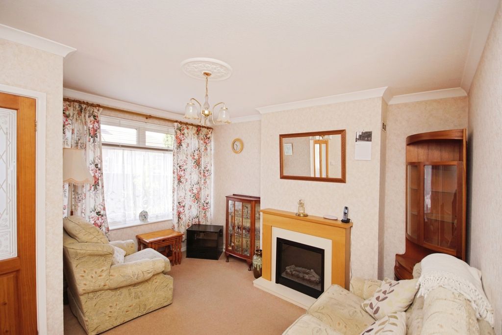 Property photo 2 of 17 Photo