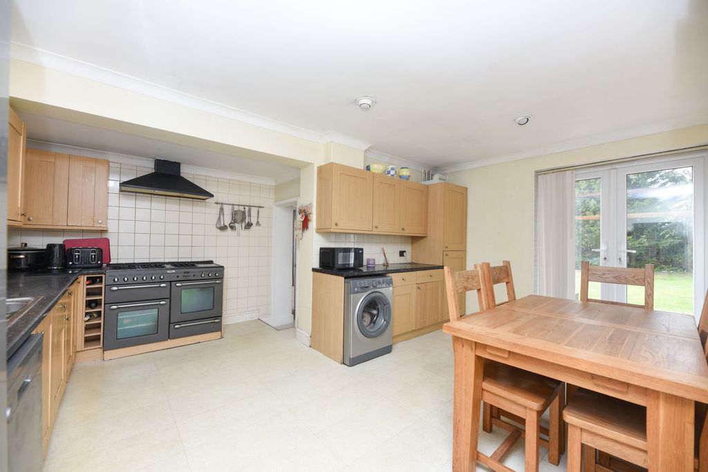 Property photo 3 of 16