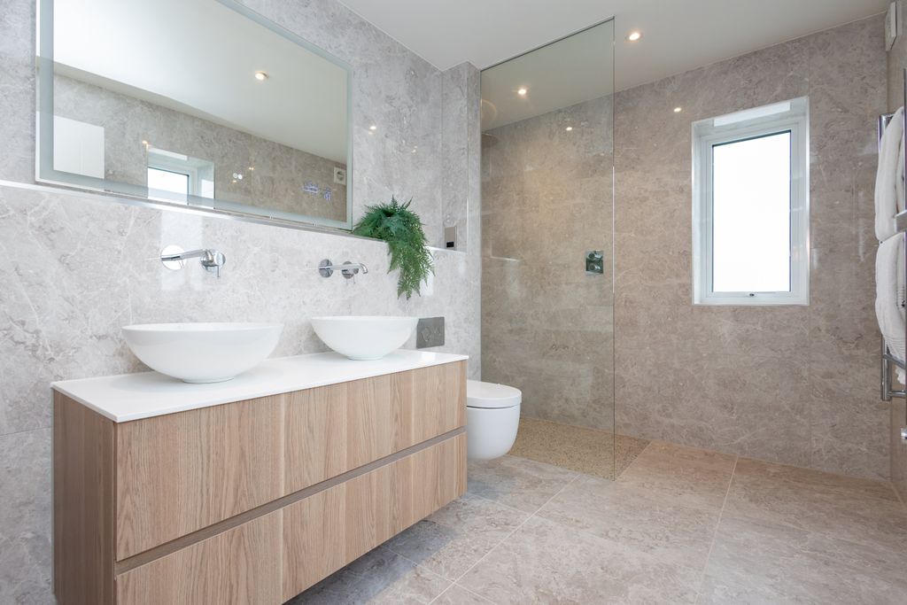 Additional image 12 of 4 bed detached house to rent302 Sandbanks Road, Lilliput, Poole BH14