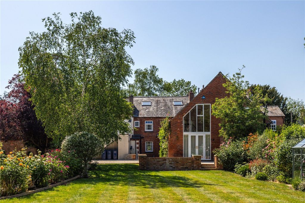 Property photo 2 of 33 Picture No. 40