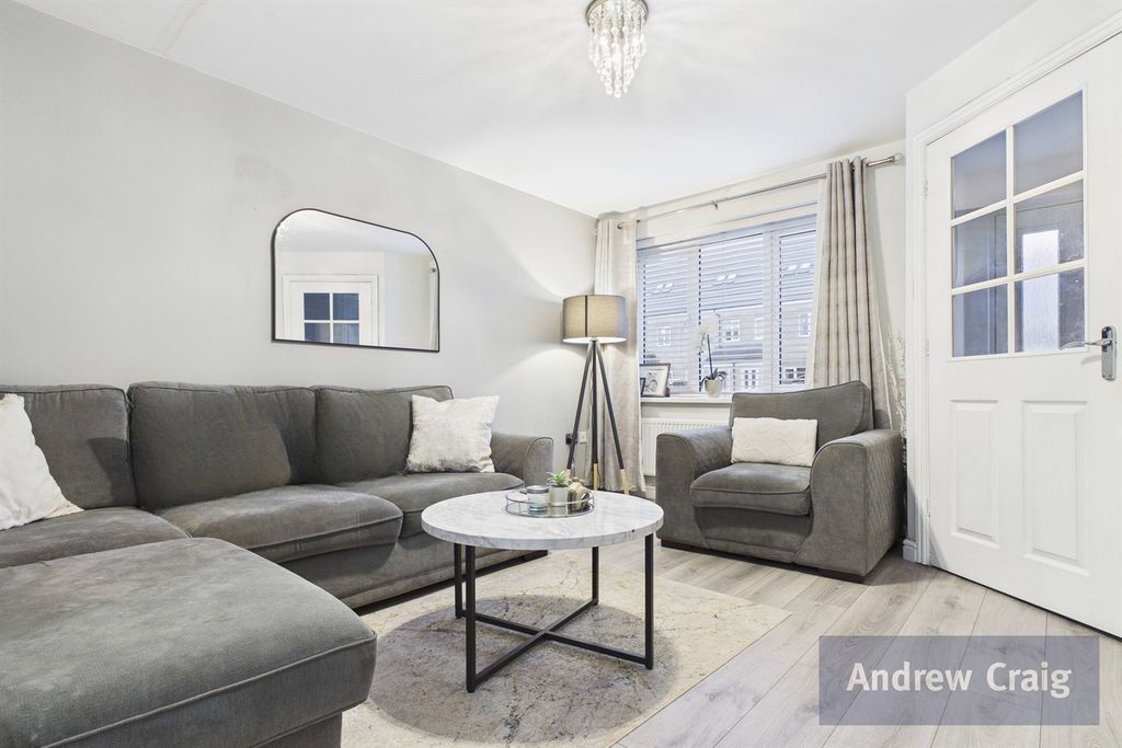 Property photo 2 of 14 Lounge