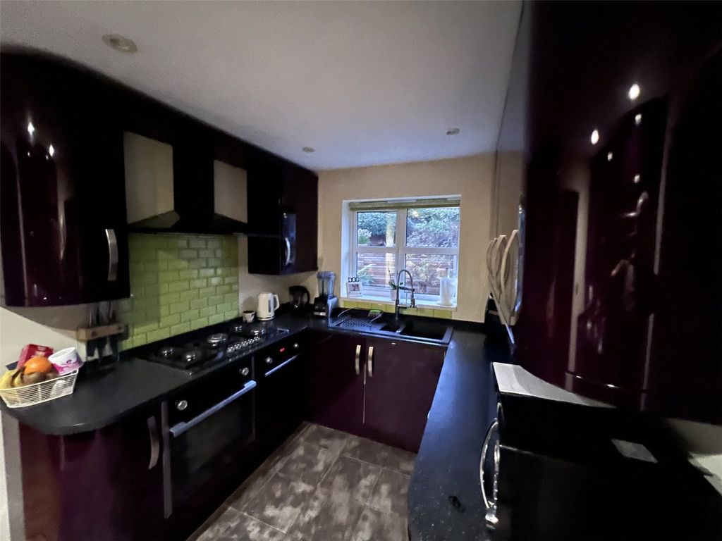 Property photo 3 of 27 Kitchen