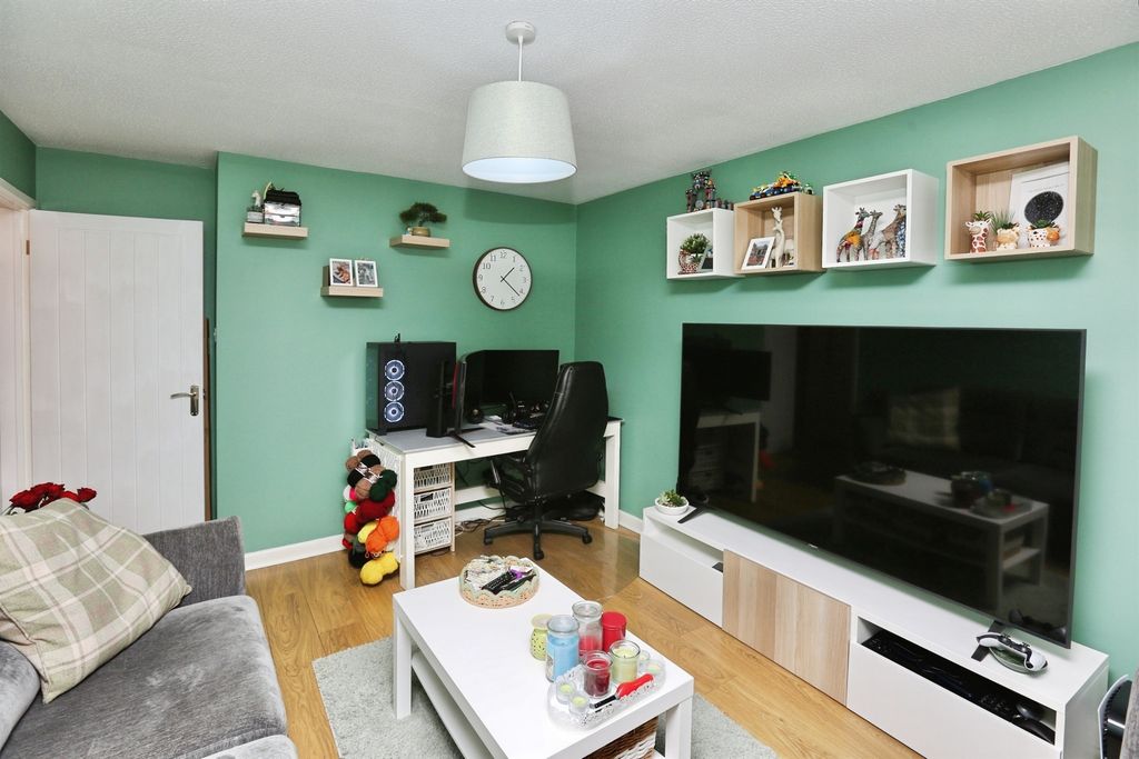 Property photo 3 of 9