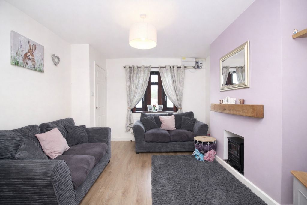 Property photo 2 of 16 Lounge