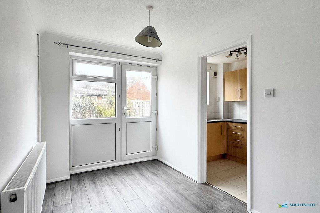 Property photo 3 of 13 Img_2392