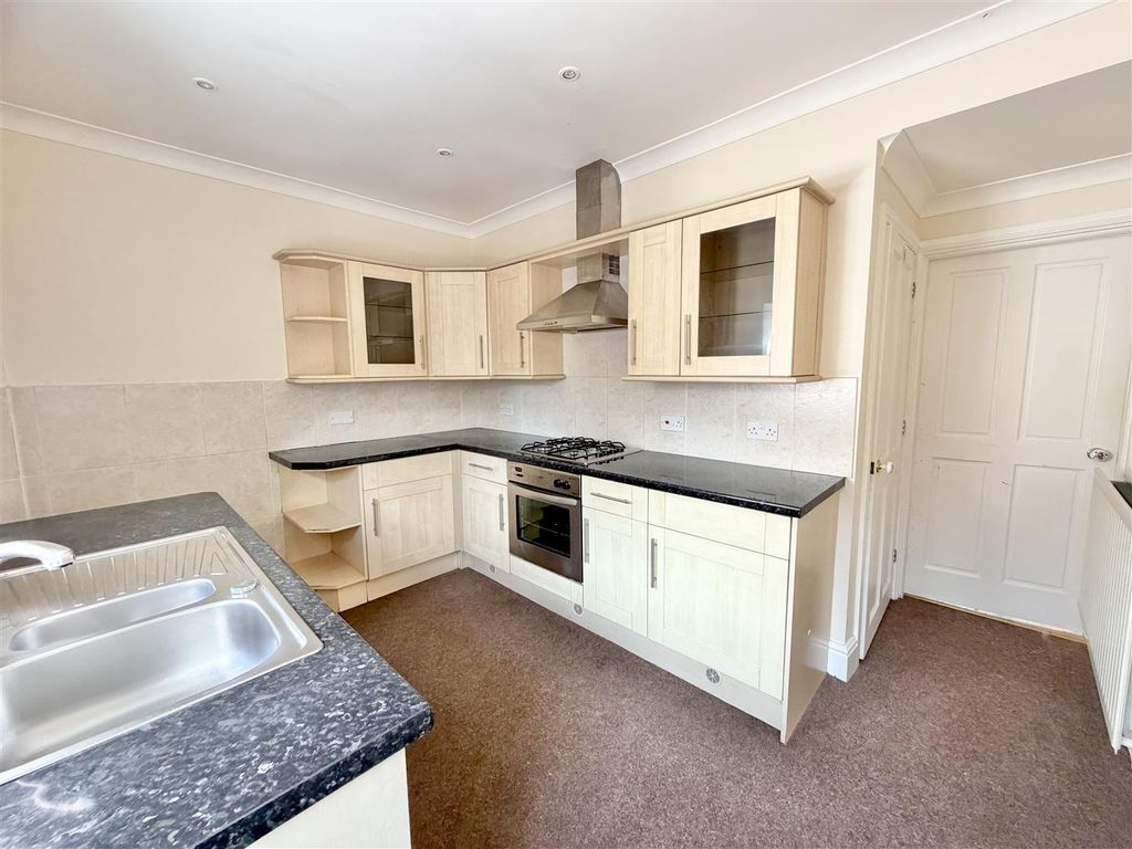 Property photo 2 of 19 Kitchen