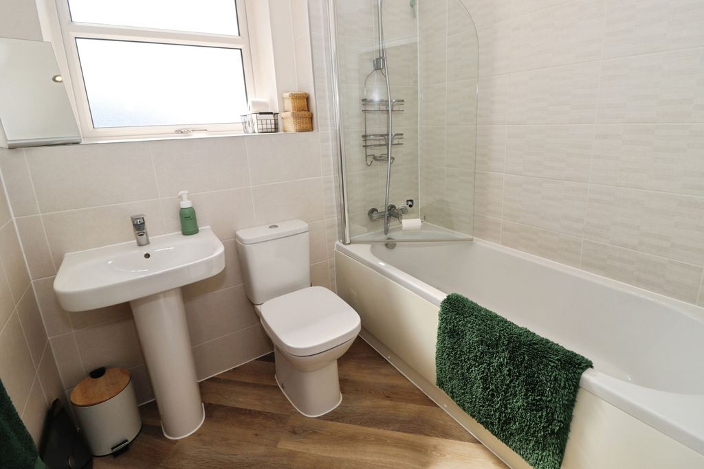 Property photo 2 of 20 Bathroom