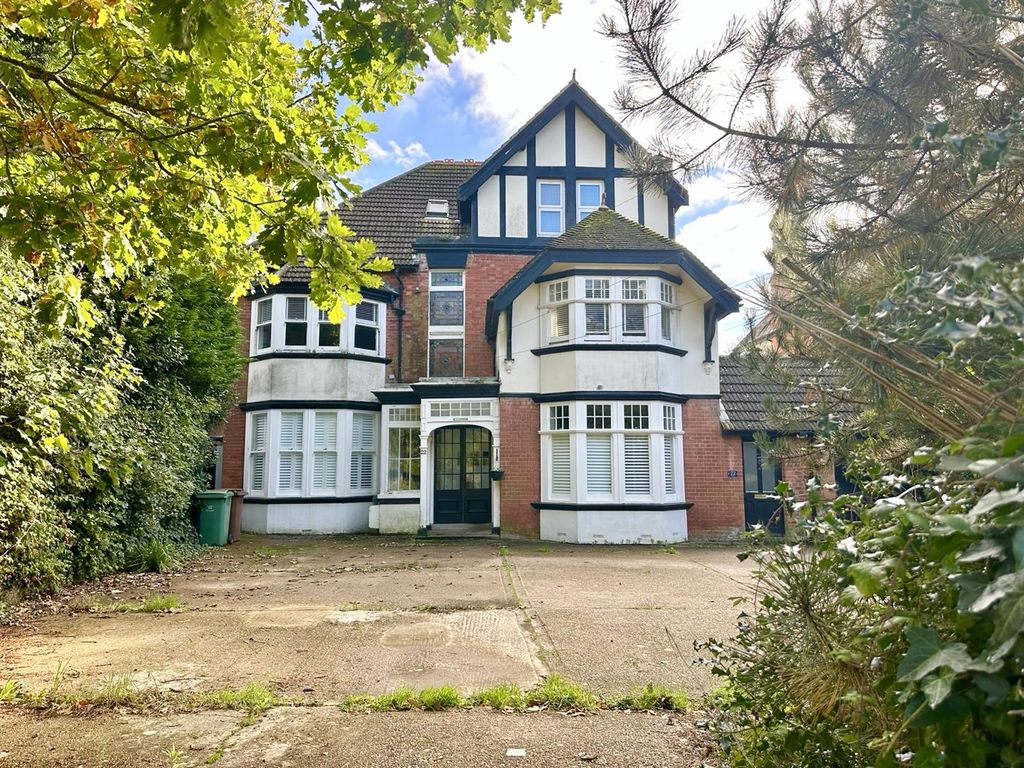Property photo 3 of 14