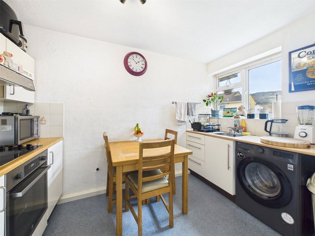 Property photo 2 of 19 Picture No. 11