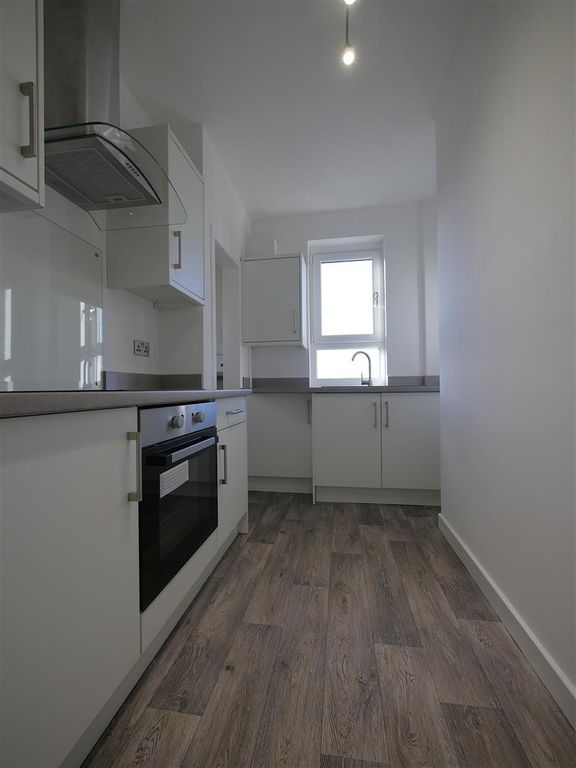 Property photo 3 of 8 P2110620.Jpg