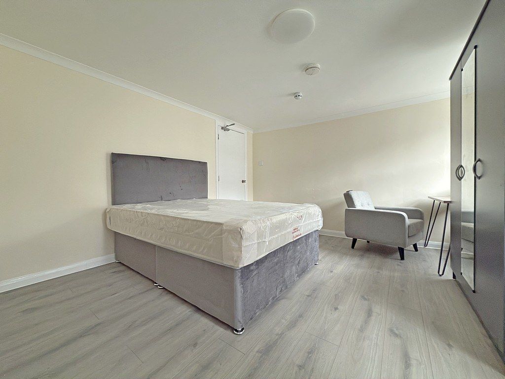 Property photo 1 of 9 Lovely Recently Refurbished Studio In Heart Of Hounslow