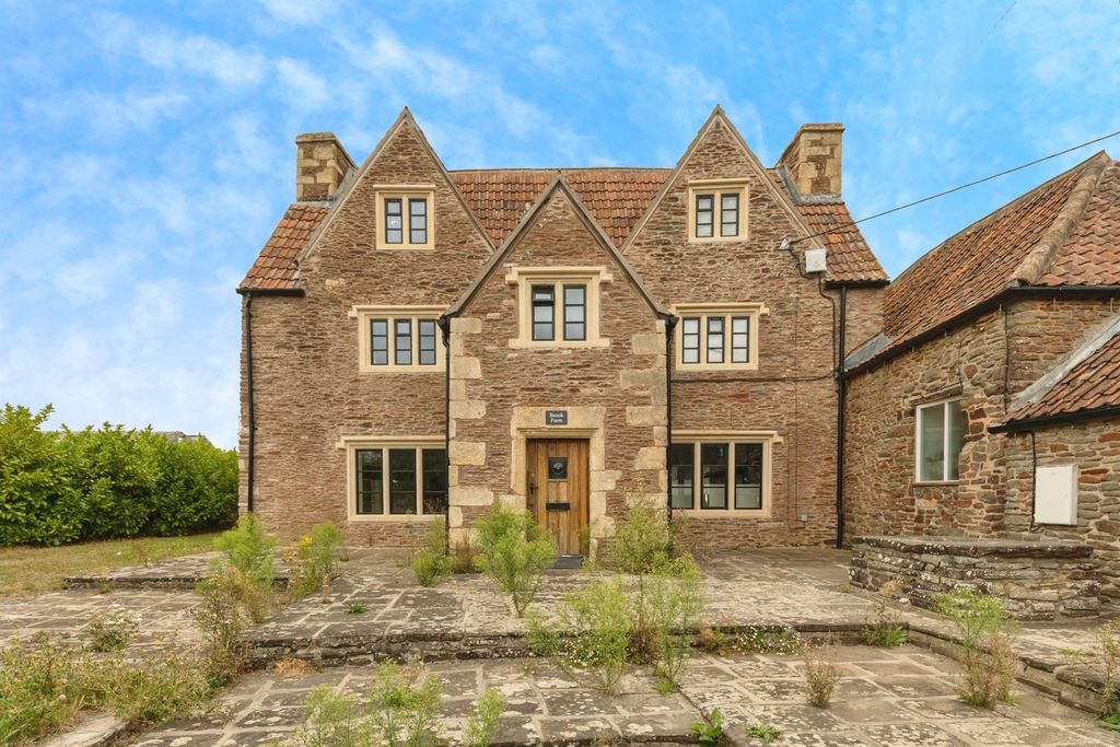 Property photo 3 of 18