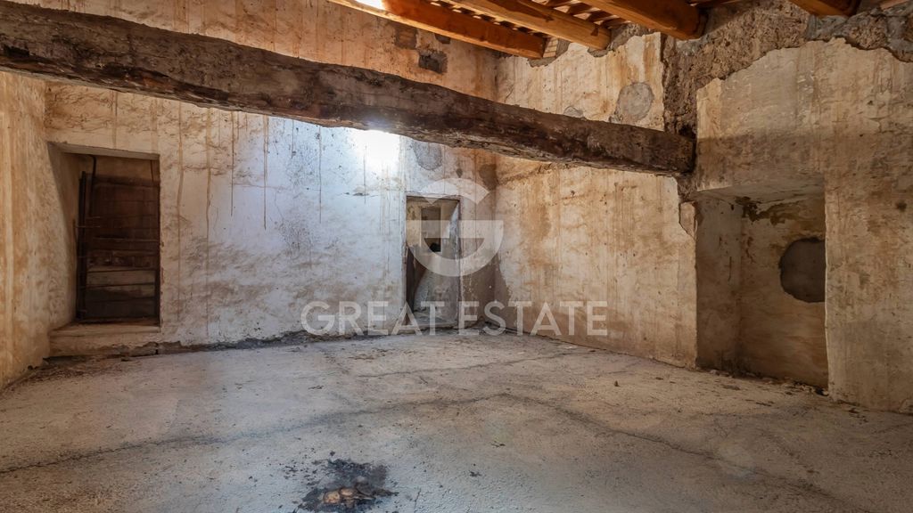 Property photo 2 of 19 Interiors