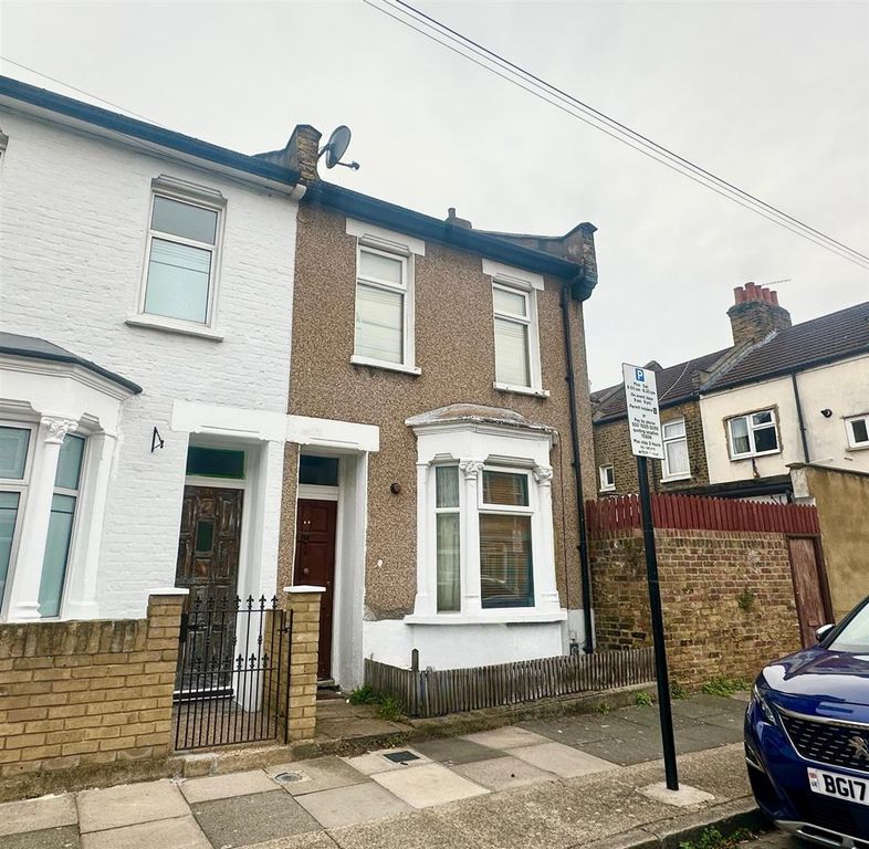 Property photo 2 of 2 Outside.Jpg