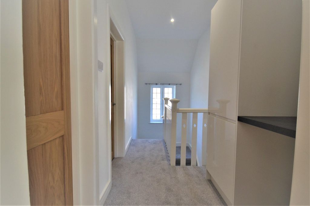 Property photo 3 of 5 Hall